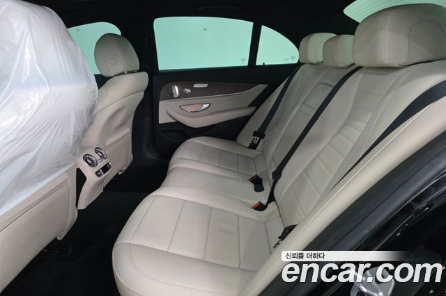 Mercedes-Benz E-Class (W213) E300e 4MATIC Exclusive 2021 — фото 10