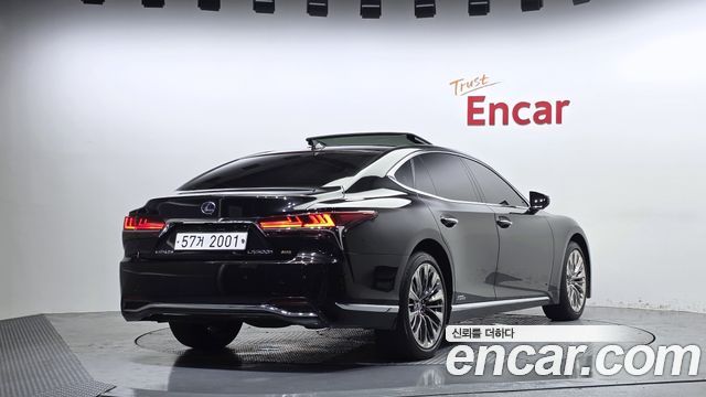 Lexus LS500h (V) 3.5 Platinum AWD 2018 — фото 2