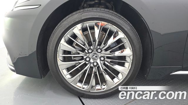 Lexus LS500h (V) 3.5 Platinum AWD 2018 — фото 5