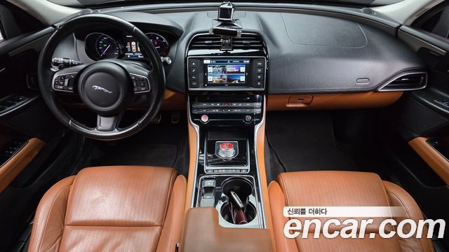 Jaguar XE 20d Portfolio 2016 — фото 7