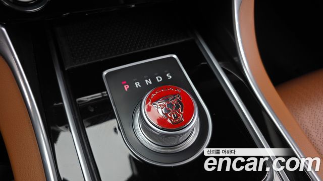 Jaguar XE 20d Portfolio 2016 — фото 9