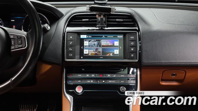 Jaguar XE 20d Portfolio 2016 — фото 14