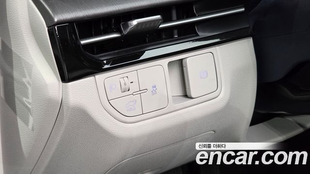 Kia Sportage (V) Gasoline 1.6 Turbo 2WD Signature 2026 — фото 15