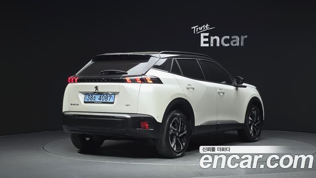 Peugeot e-2008 (II) EV GT 2023 — фото 2