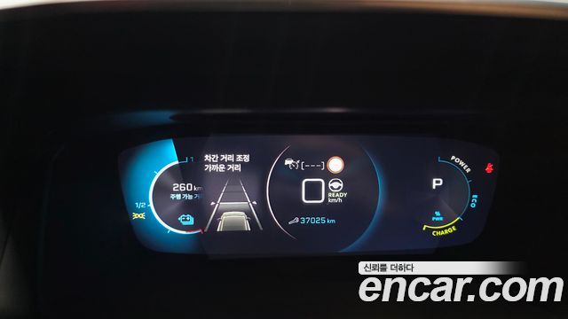 Peugeot e-2008 (II) EV GT 2023 — фото 8