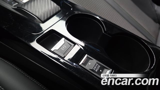 Peugeot e-2008 (II) EV GT 2023 — фото 20