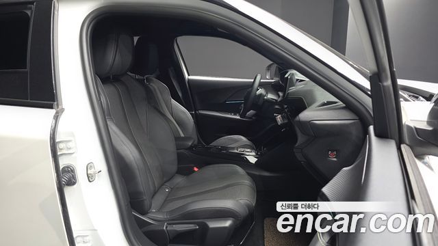Peugeot e-2008 (II) EV GT 2023 — фото 26