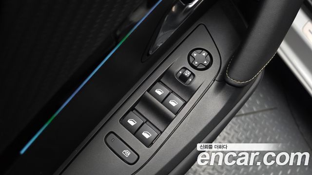 Peugeot e-2008 (II) EV GT 2023 — фото 28