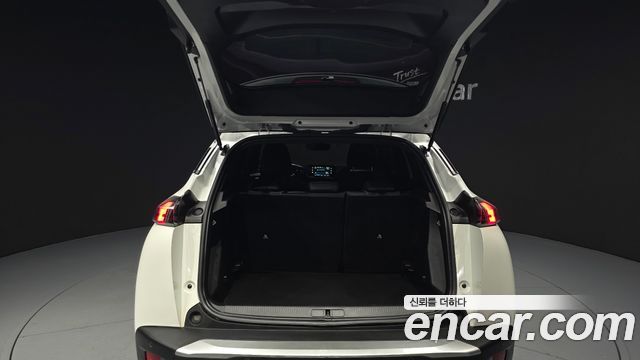 Peugeot e-2008 (II) EV GT 2023 — фото 31