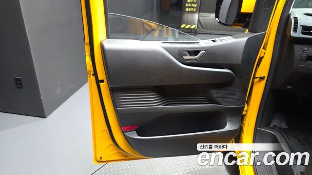 Hyundai Staria L3.5  Kinder Safety Car 11-Seater 2025 — фото 24