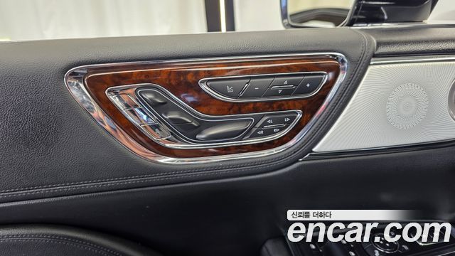 Lincoln Continental (X) 3.0 AWD 2019 — фото 35