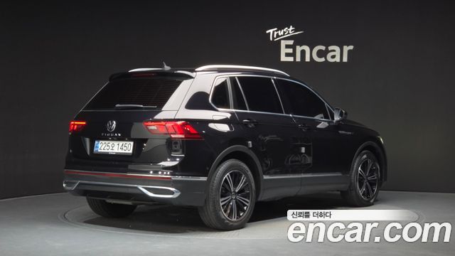 Volkswagen Tiguan (II) 2.0 TDI Premium 2022 — фото 2