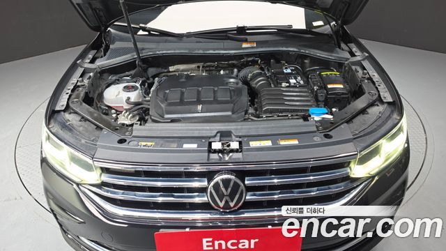 Volkswagen Tiguan (II) 2.0 TDI Premium 2022 — фото 6