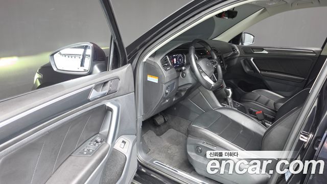Volkswagen Tiguan (II) 2.0 TDI Premium 2022 — фото 10