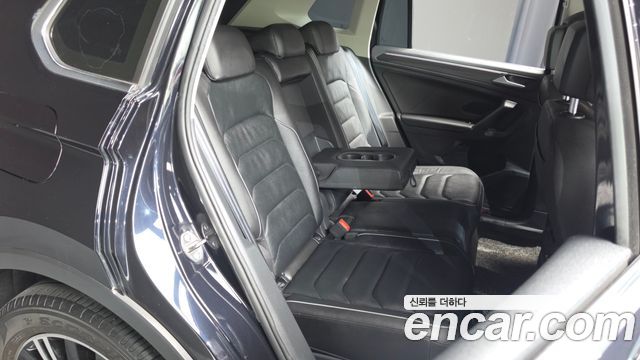 Volkswagen Tiguan (II) 2.0 TDI Premium 2022 — фото 11