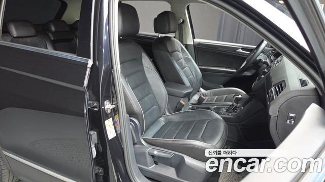Volkswagen Tiguan (II) 2.0 TDI Premium 2022 — фото 12
