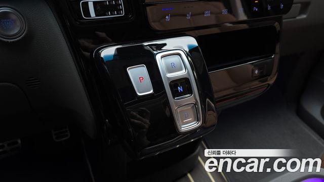 Hyundai Staria 4WD Lounge 9-Seater Inspiration 2024 — фото 9