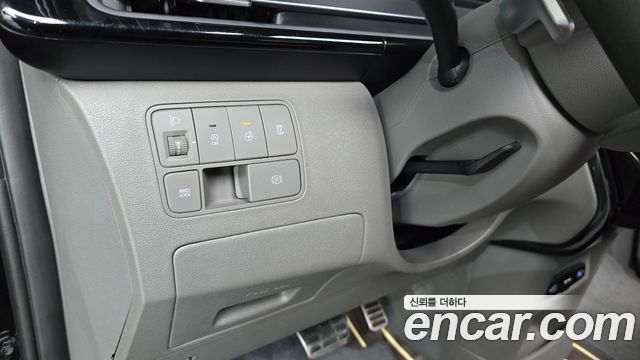 Hyundai Staria 4WD Lounge 9-Seater Inspiration 2024 — фото 19