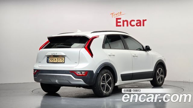 Kia Niro Prestige 2022 — фото 2