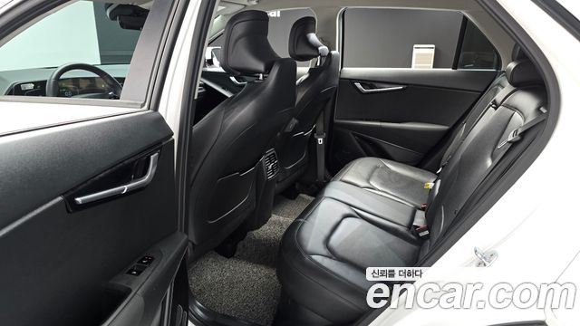 Kia Niro Prestige 2022 — фото 11