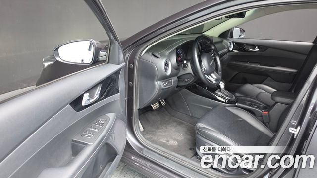 Kia K3 (II) 1.6 Prestige 2023 — фото 10