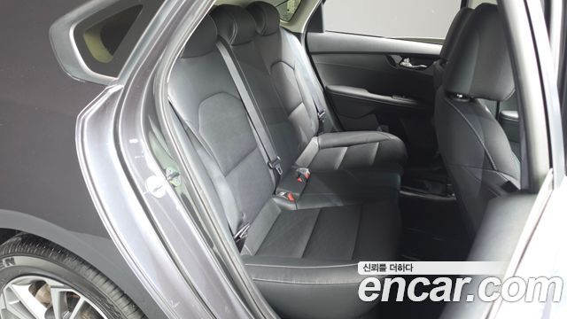 Kia K3 (II) 1.6 Prestige 2023 — фото 11