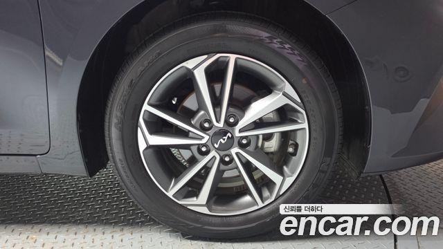 Kia K3 (II) 1.6 Prestige 2023 — фото 21