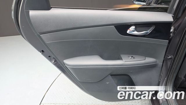 Kia K3 (II) 1.6 Prestige 2023 — фото 25