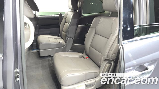 Honda Odyssey 3.5 4th 2016 — фото 11