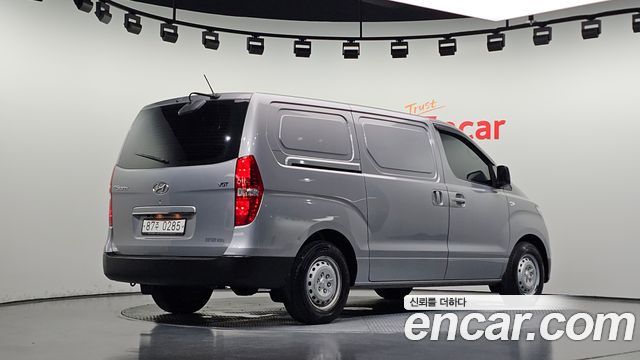 Hyundai Grand Starex Van 3-Seater Style 2019 — фото 2