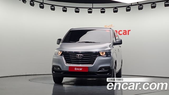 Hyundai Grand Starex Van 3-Seater Style 2019 — фото 3