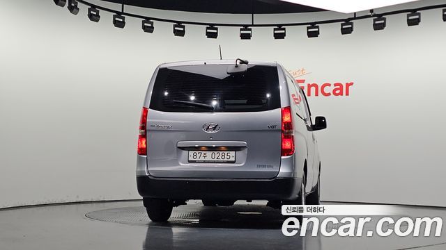 Hyundai Grand Starex Van 3-Seater Style 2019 — фото 4