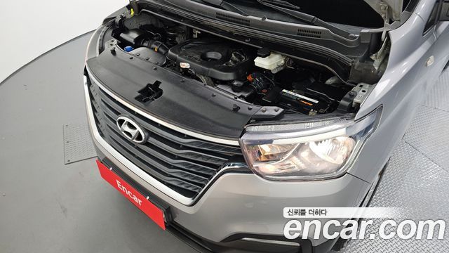 Hyundai Grand Starex Van 3-Seater Style 2019 — фото 6