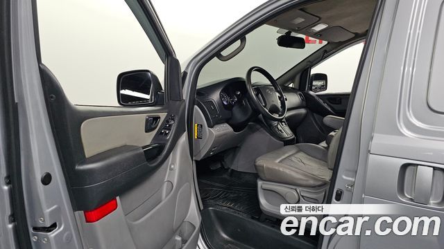 Hyundai Grand Starex Van 3-Seater Style 2019 — фото 10