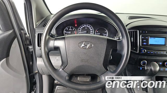 Hyundai Grand Starex Van 3-Seater Style 2019 — фото 15