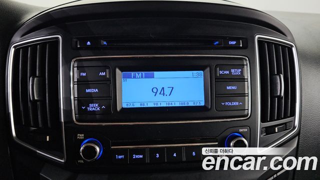 Hyundai Grand Starex Van 3-Seater Style 2019 — фото 16