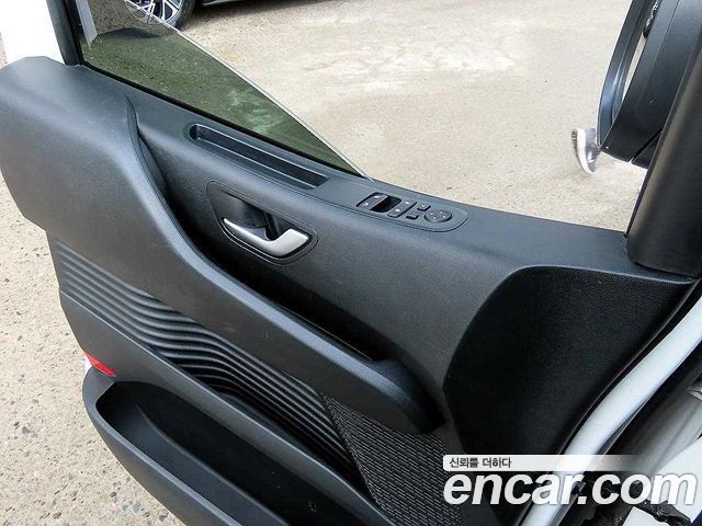 Hyundai Staria Cargo 3-Seater Modern 2022 — фото 15