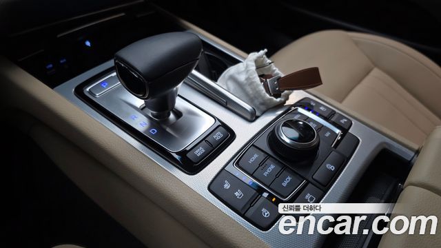 Genesis G80 3.3 GDI AWD Premium Luxury 2017 — фото 9