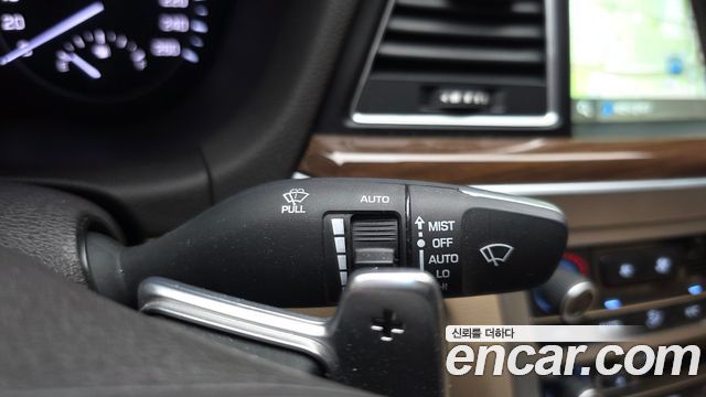 Genesis G80 3.3 GDI AWD Premium Luxury 2017 — фото 19