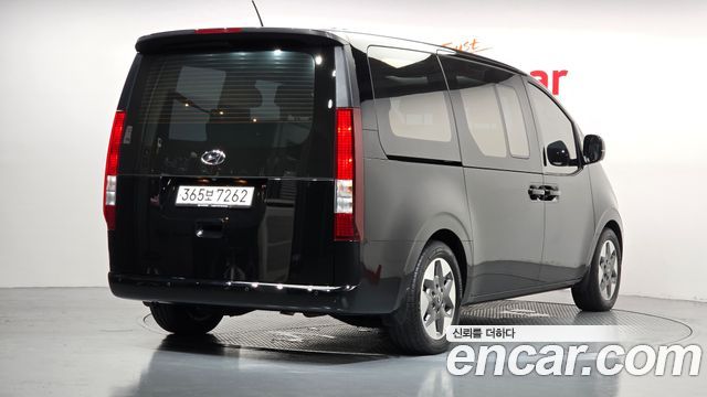 Hyundai Staria L3.5 Tourer 9-Seater Modern 2023 — фото 2