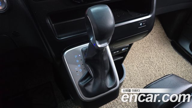 Hyundai Staria L3.5 Tourer 9-Seater Modern 2023 — фото 9