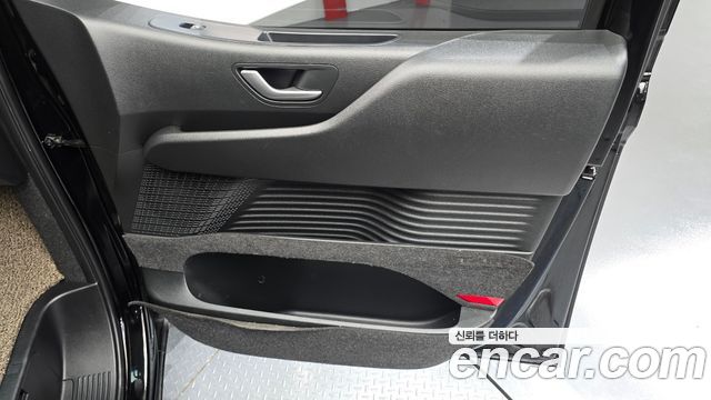 Hyundai Staria L3.5 Tourer 9-Seater Modern 2023 — фото 24