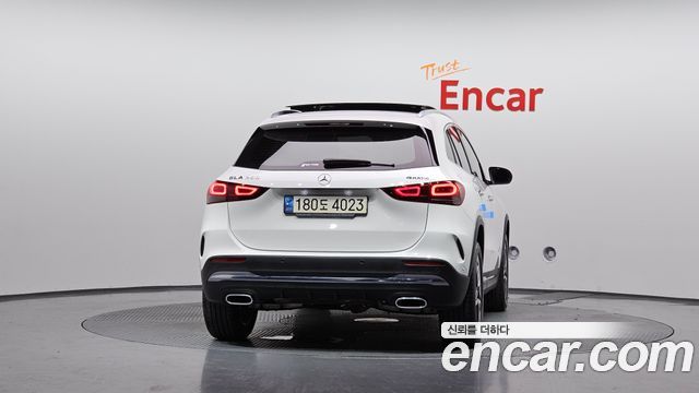 Mercedes-Benz GLA-Class (H247) GLA250 4MATIC 2023 — фото 4