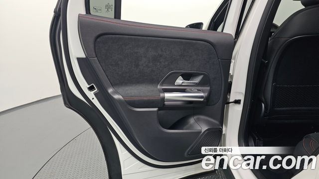 Mercedes-Benz GLA-Class (H247) GLA250 4MATIC 2023 — фото 24