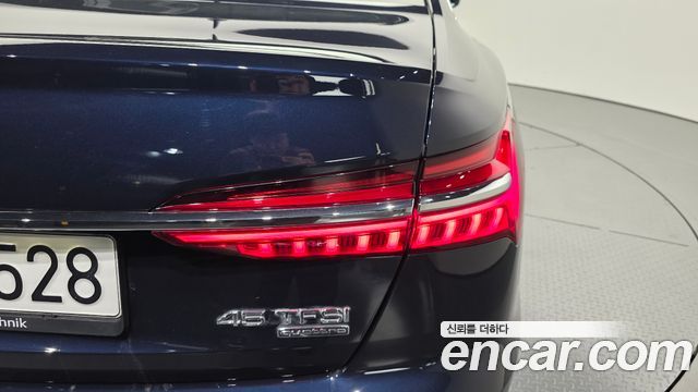 Audi A6 (C8) 45 TFSI Quattro Premium 2023 — фото 23