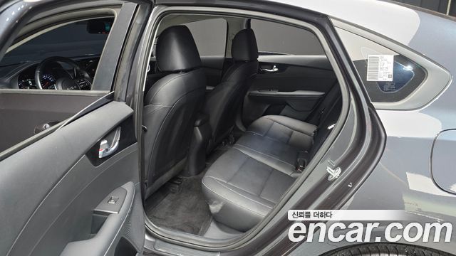 Kia K3 (II) 1.6 Prestige 2023 — фото 11