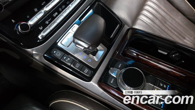 Genesis EQ900 5.0 GDI AWD Prestige 2016 — фото 9