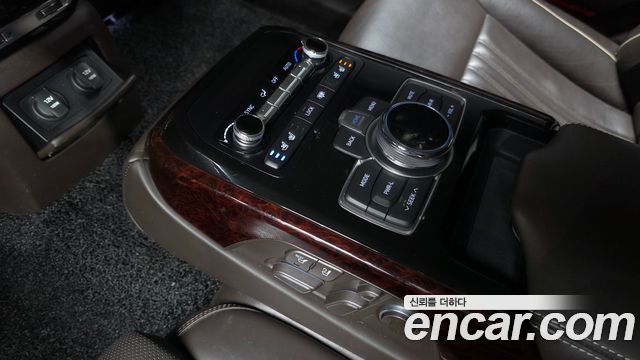 Genesis EQ900 5.0 GDI AWD Prestige 2016 — фото 19