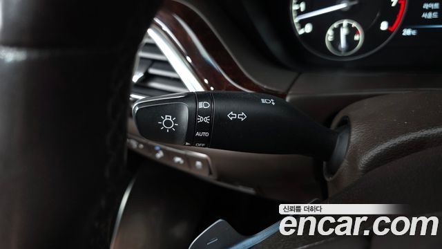 Genesis EQ900 5.0 GDI AWD Prestige 2016 — фото 34