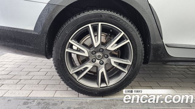Volvo V90 Cross Country D5 PRO AWD 2018 — фото 5